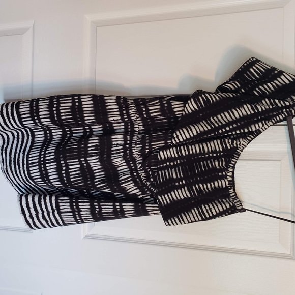 Express One Shoulder Ruffle Dress - Picture 3 of 4